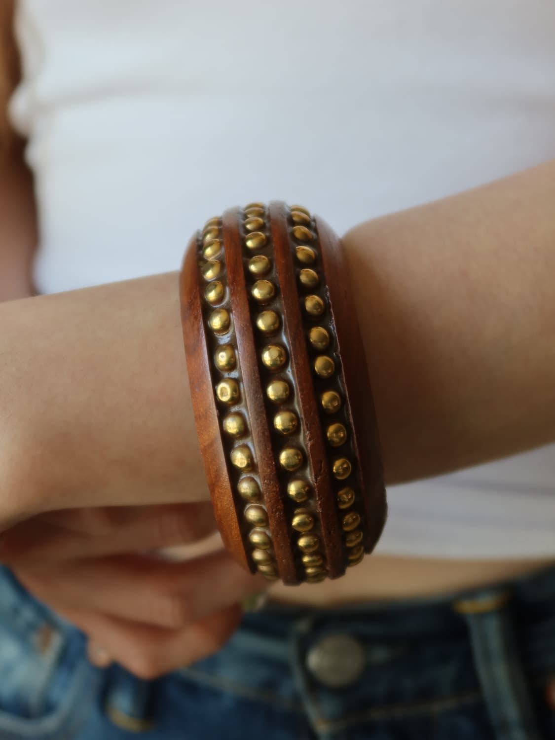 studded wood wide bangle 상품이미지2