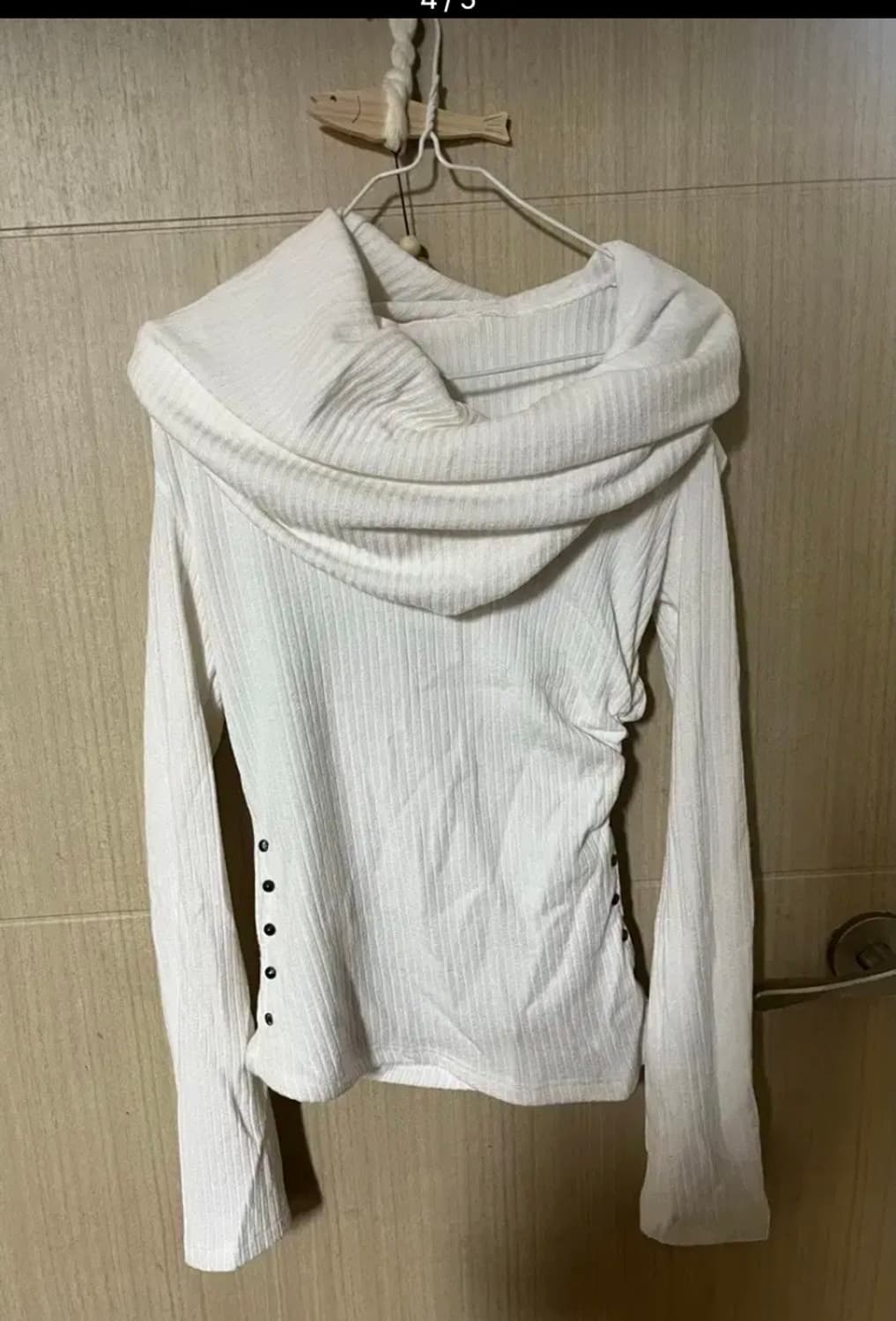 [테스트메커니즘 더블 펀치 스윙 컬러 니트 후드 탑 오프숄더] 상품이미지4