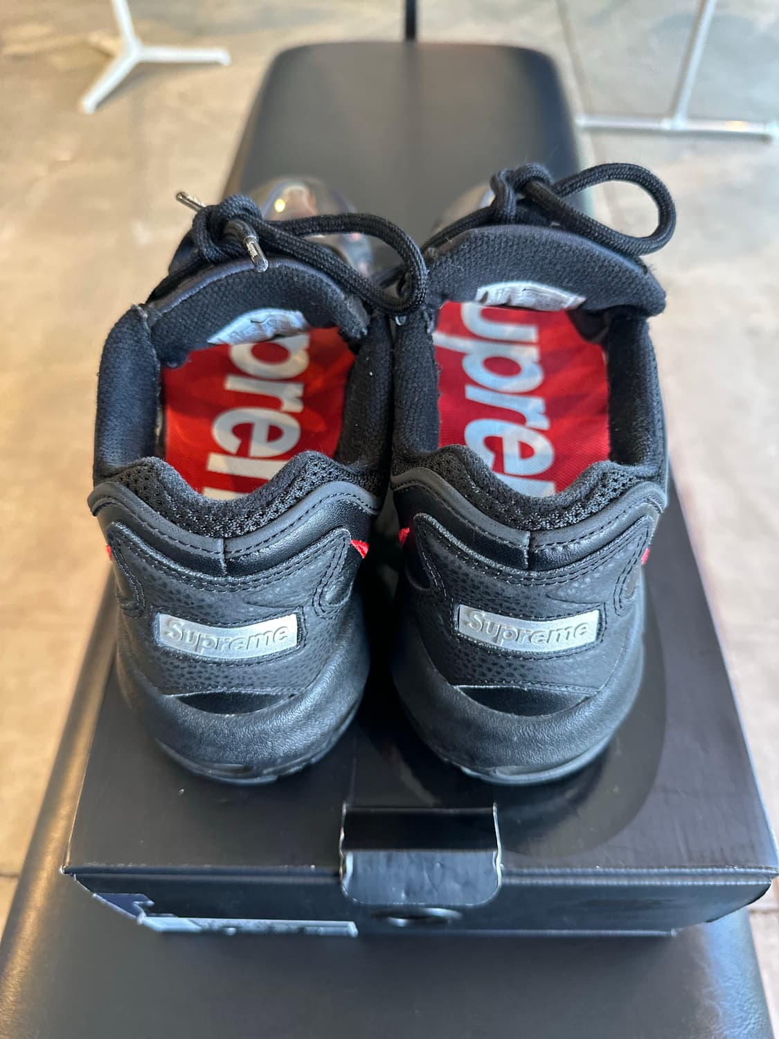 나이키 x 슈프림 에어맥스 96 블랙  상품이미지5