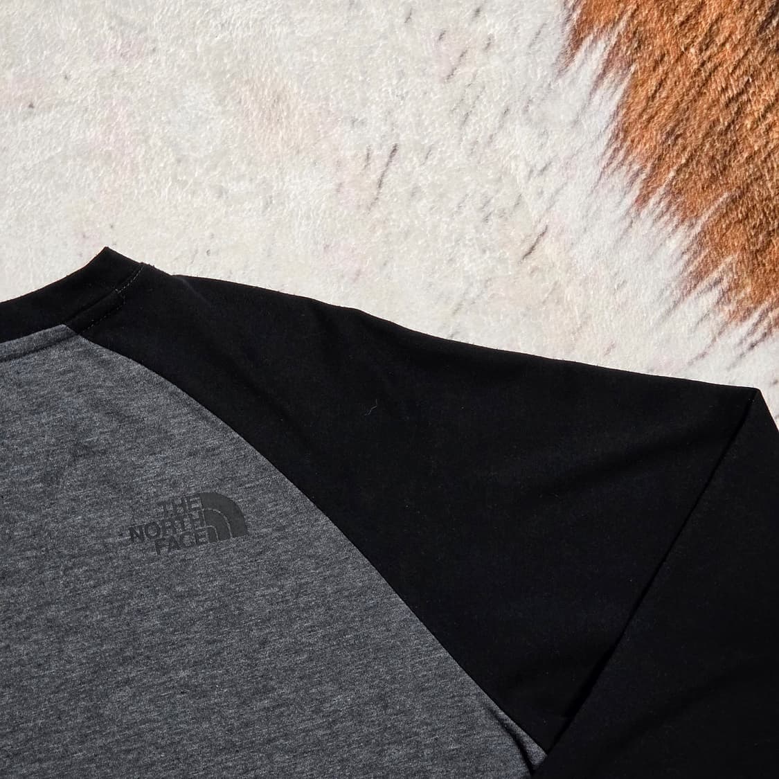 노스페이스 챠콜 배색 롱슬리브 상품이미지5