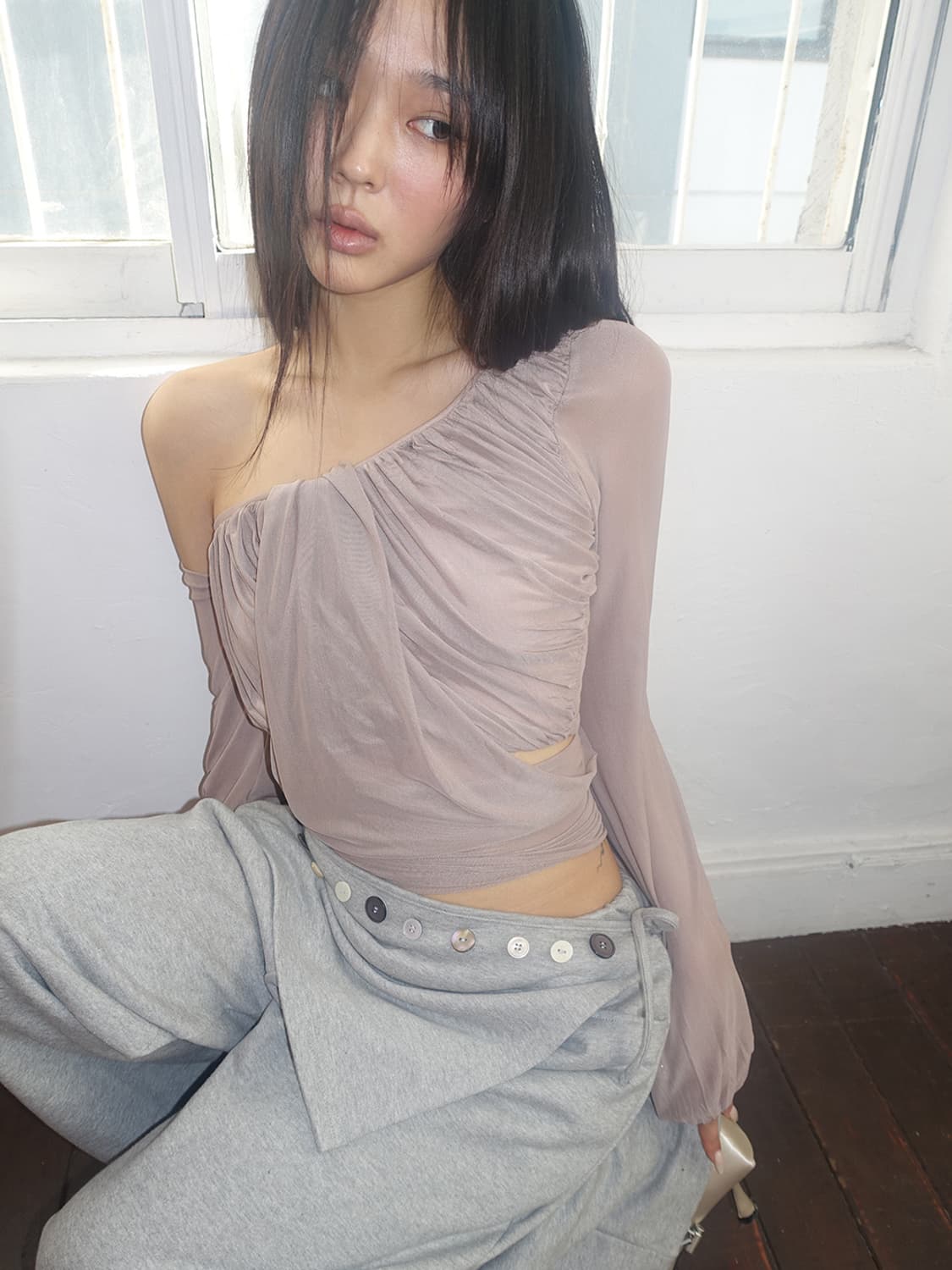 더에펠 셔링 언발 시스루 블라우스 상품이미지1