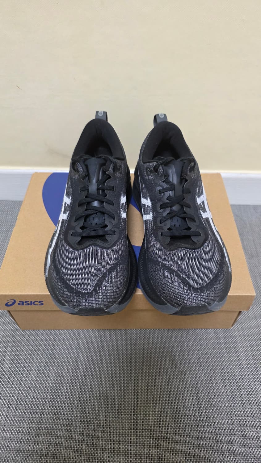 아식스 슈퍼블라스트2 블랙/화이트 270사이즈 상품이미지1