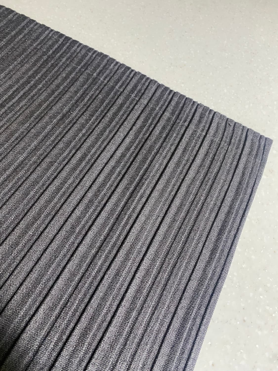 이세이 미야케 플리츠 쿠션 커버 상품이미지1