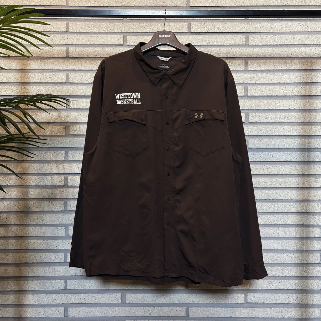 언더아머 체스트포켓 아웃도어 셔츠 라이트웨이트 디테일 브라운 상품이미지2