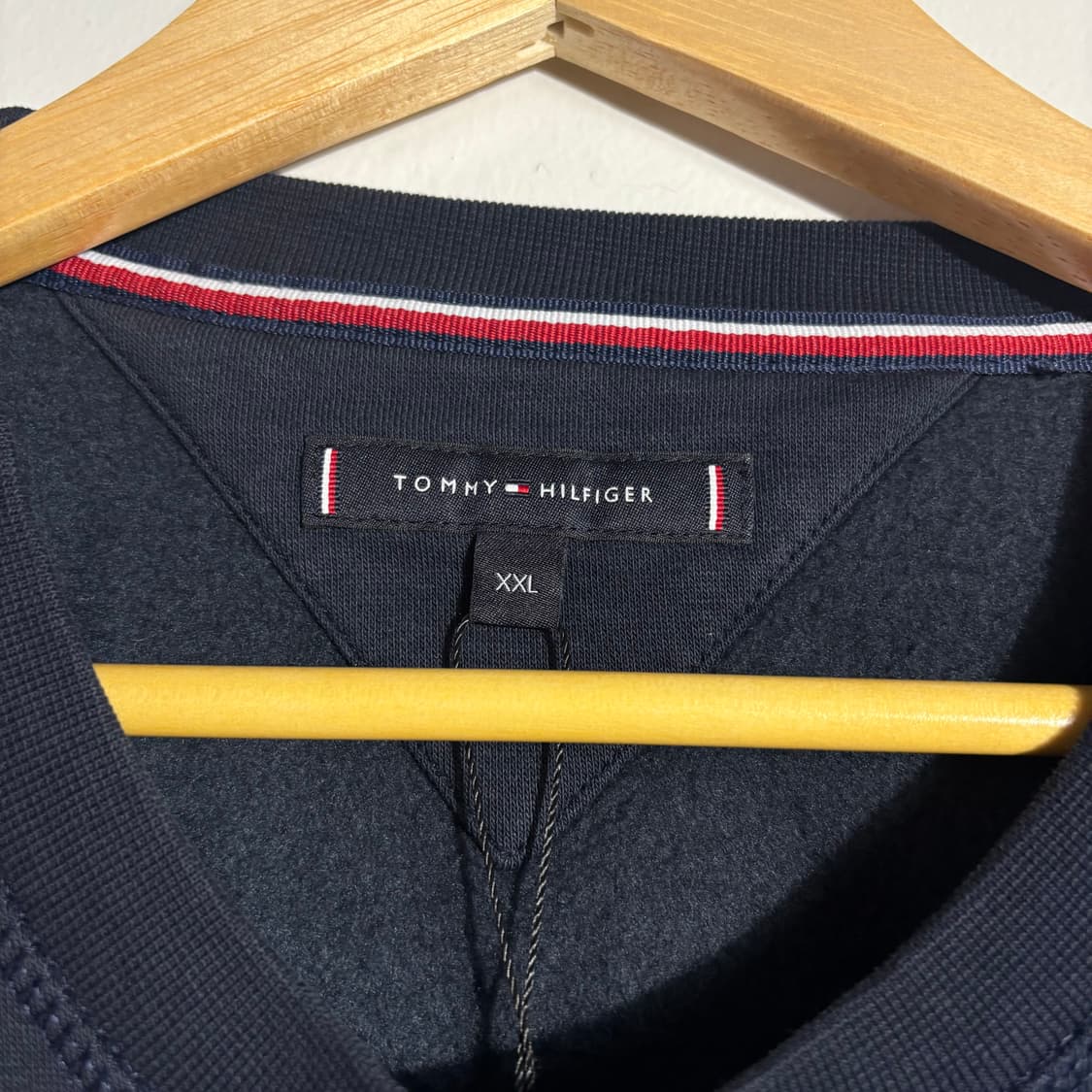 타미힐피거 네이비 로고 맨투맨 (무료배송) 상품이미지4