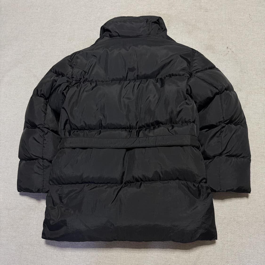 오프화이트 벨티드 세미오버 패딩 점퍼 상품이미지10