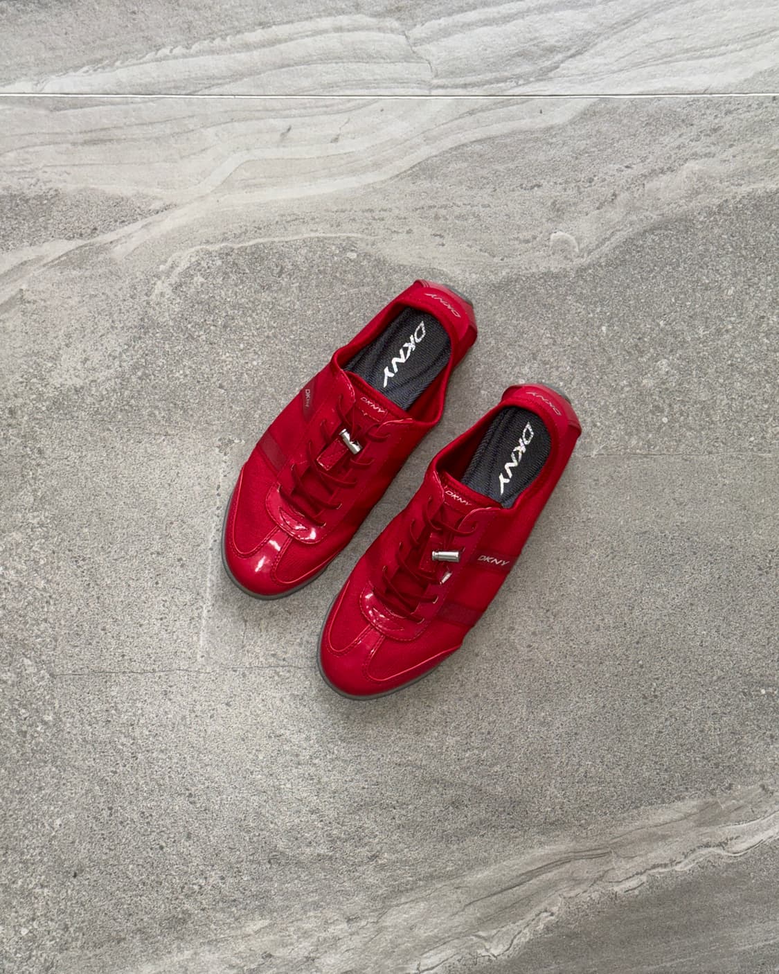 DKNY red stopper details sneakers  상품이미지1