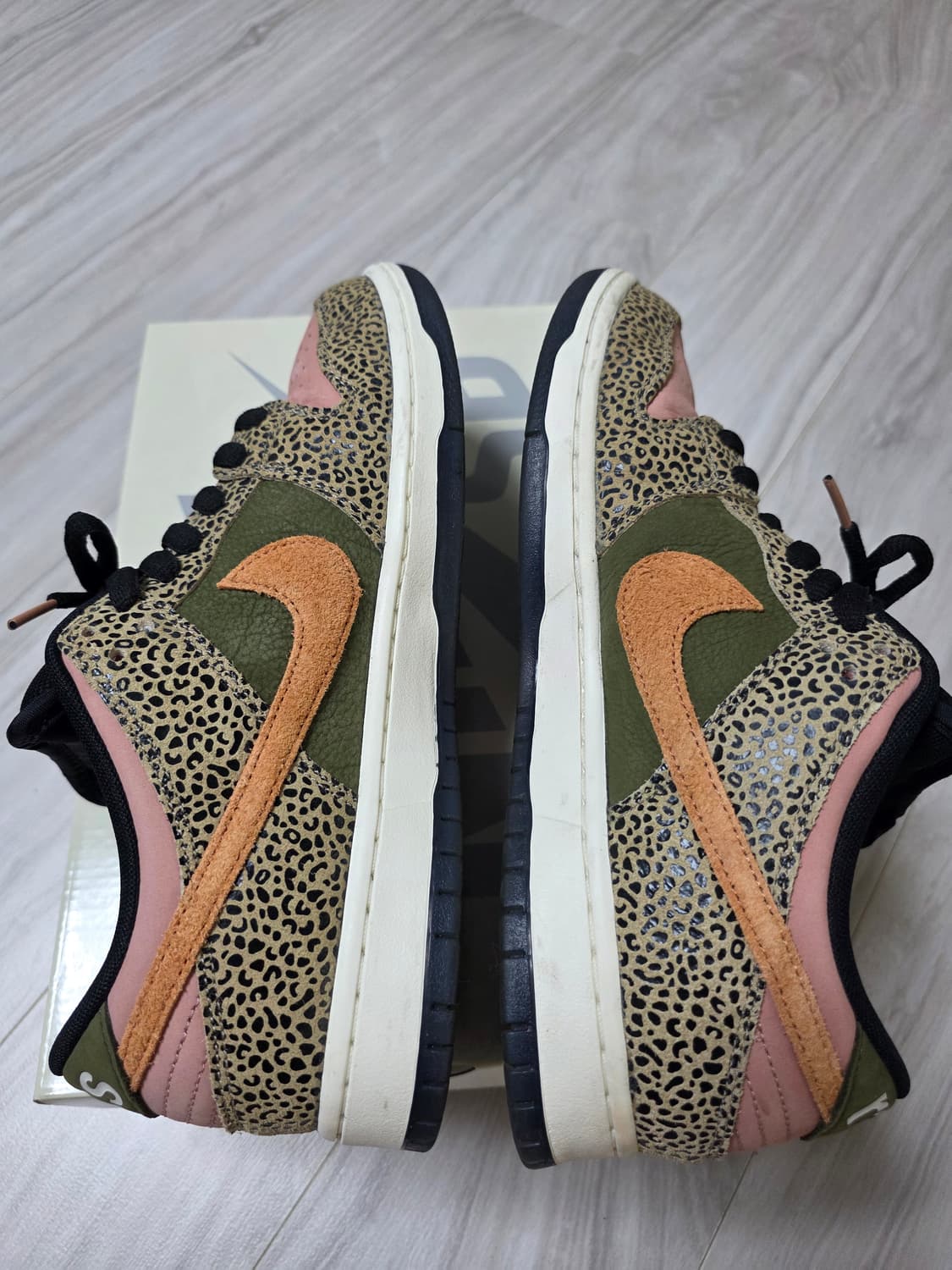 [275] 나이키 x 아츠렉 스케이트 샵 sb 덩크로우 프로 핑크앤그린 상품이미지7