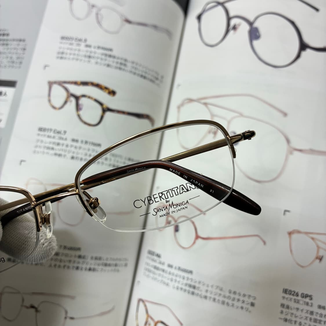 SANTA MONICA 산타모니카 골드 반무테 티타늄 안경 상품이미지2