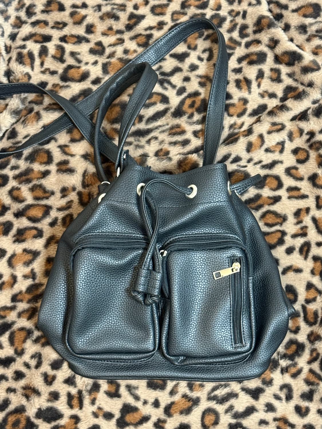 블랙 포켓 백 상품이미지1