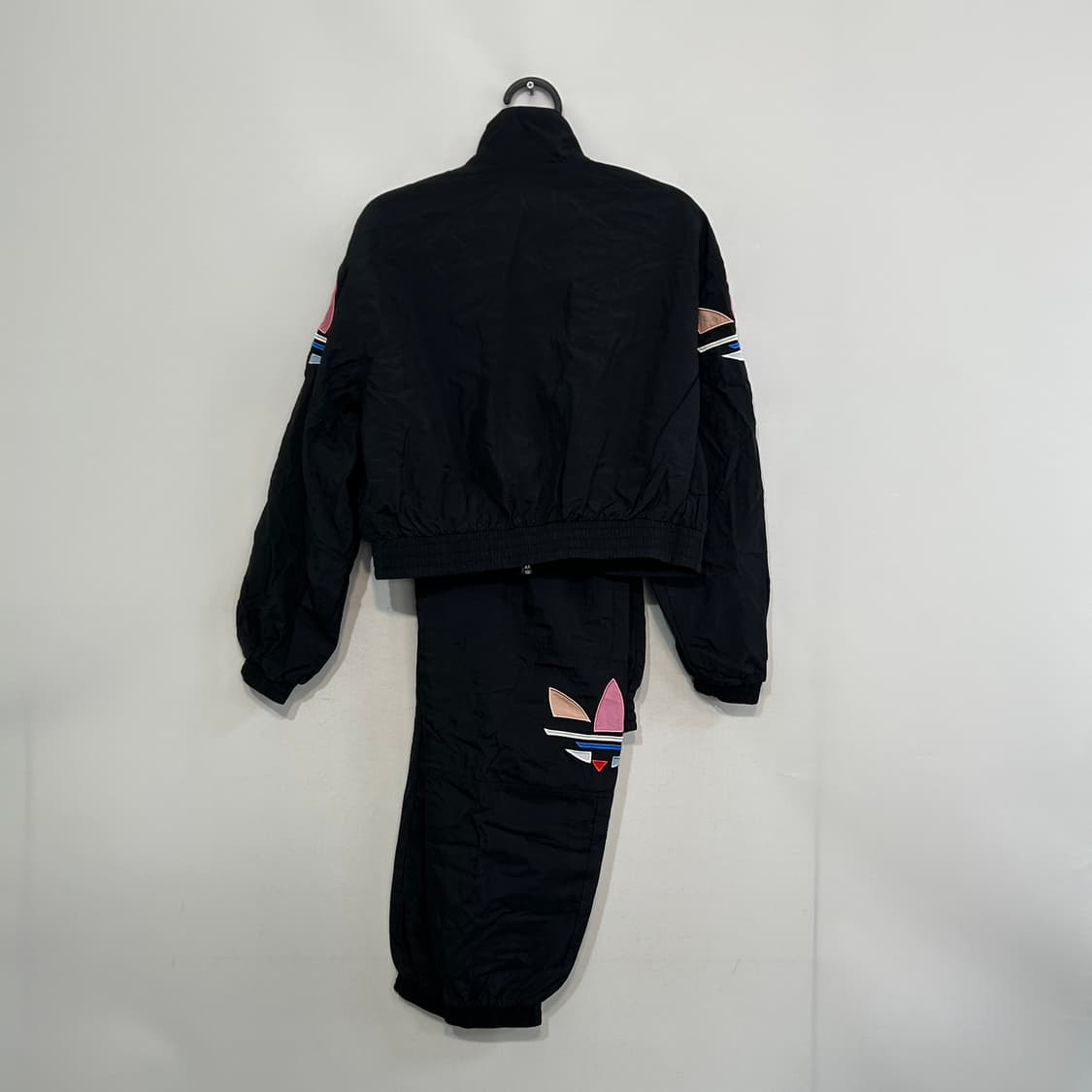 아디다스 여성 트레이닝복 세트 바람막이 + 바지 M 상품이미지3