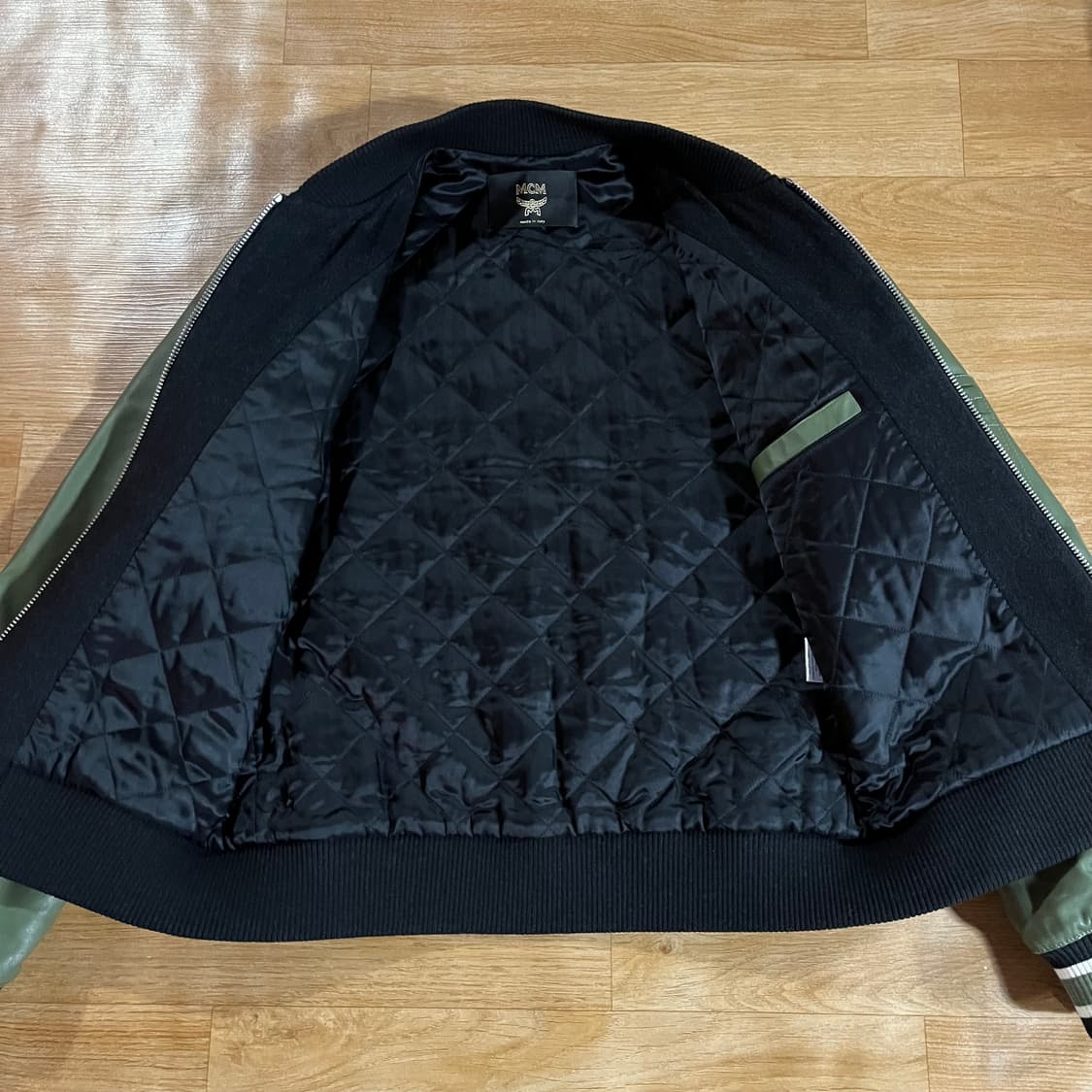 [100] MCM 램스킨 바시티 봄버자켓 상품이미지9