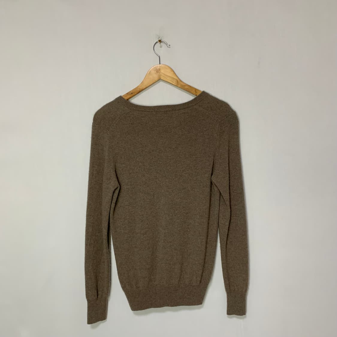 유니클로 캐시미어 100 브이넥 긴팔 니트 코코아 브라운 L 상품이미지5