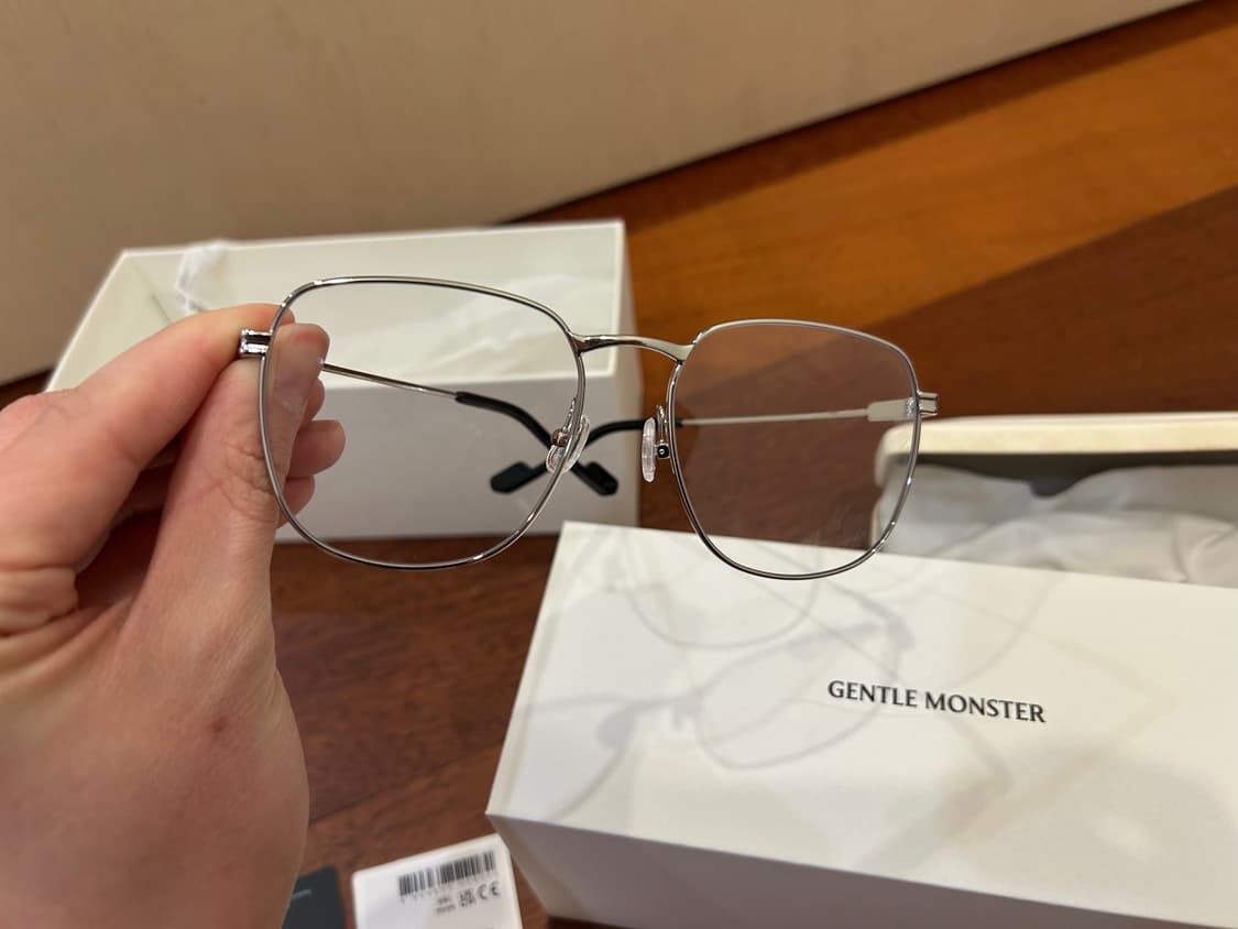 젠틀몬스터 ONIL-02 실버 안경 상품이미지2