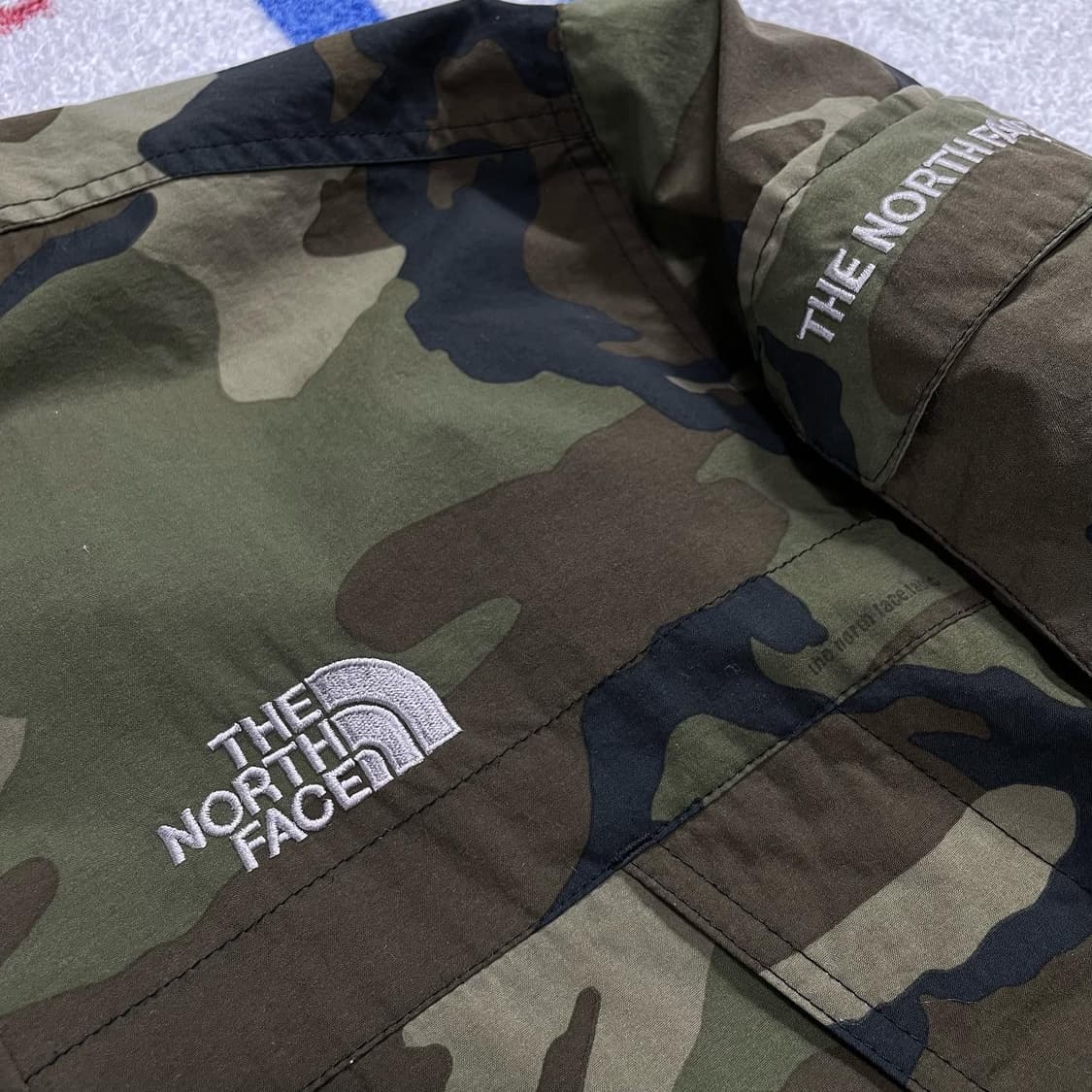 노스페이스 밀리터리 카모 바람막이 상품이미지4