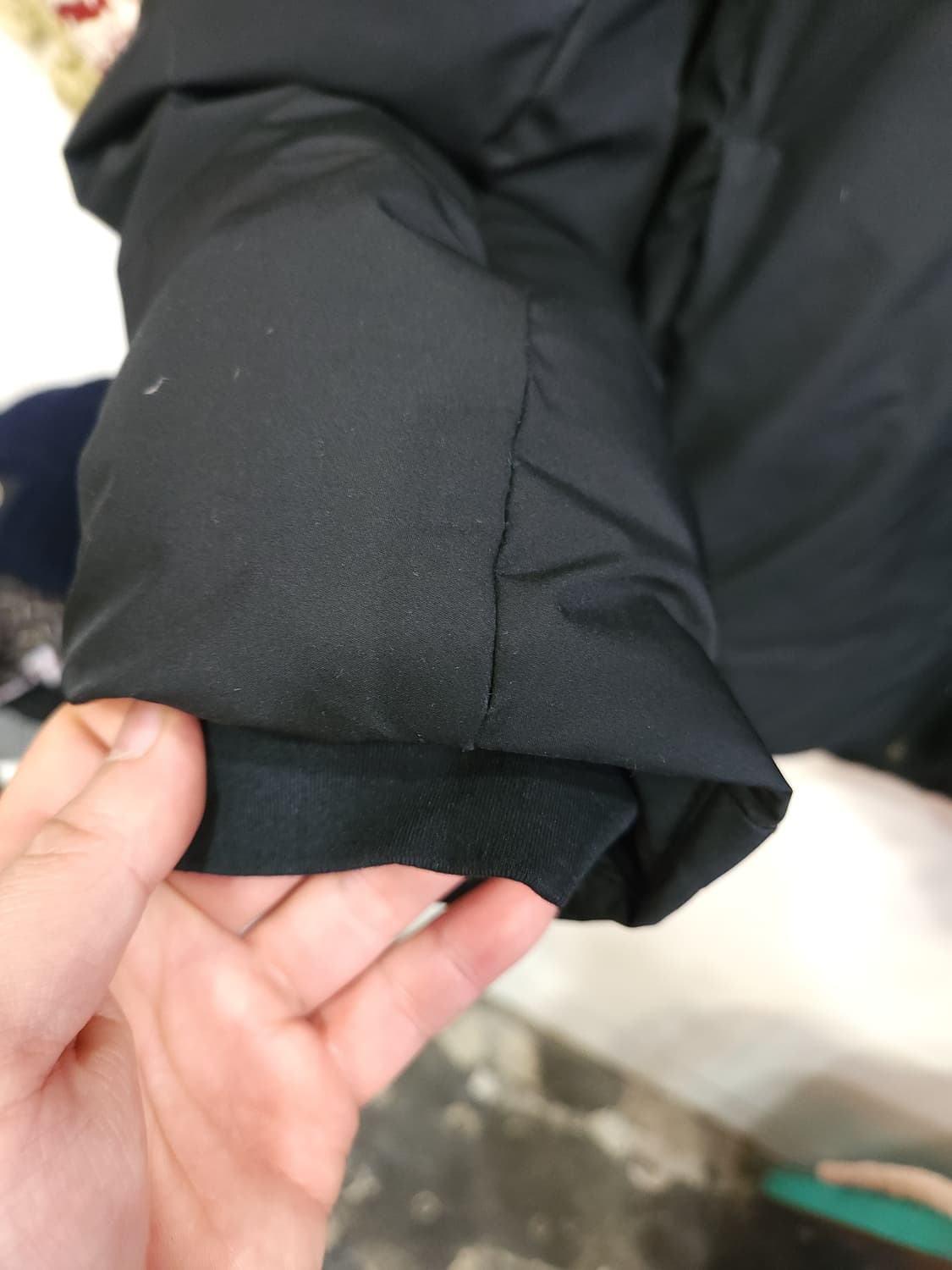 유니클로 하이브리드 후드 오리털 경량 패딩점퍼

 상품이미지4