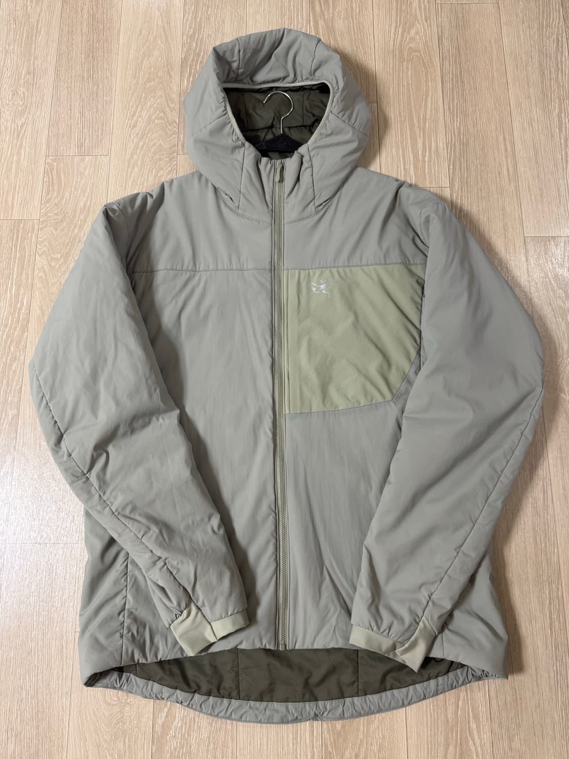 XL 아크테릭스 프로톤 lt 후드 디스토션 패딩 자켓 그레이 리프 상품이미지1