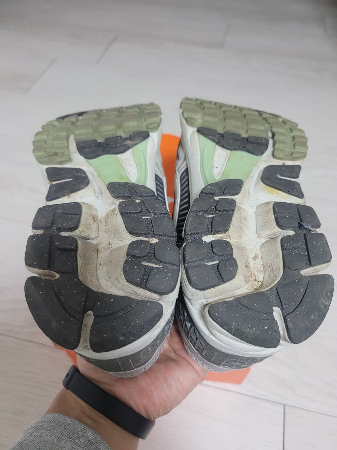 나이키 줌 보메로 5 코블스톤 230 상품이미지8