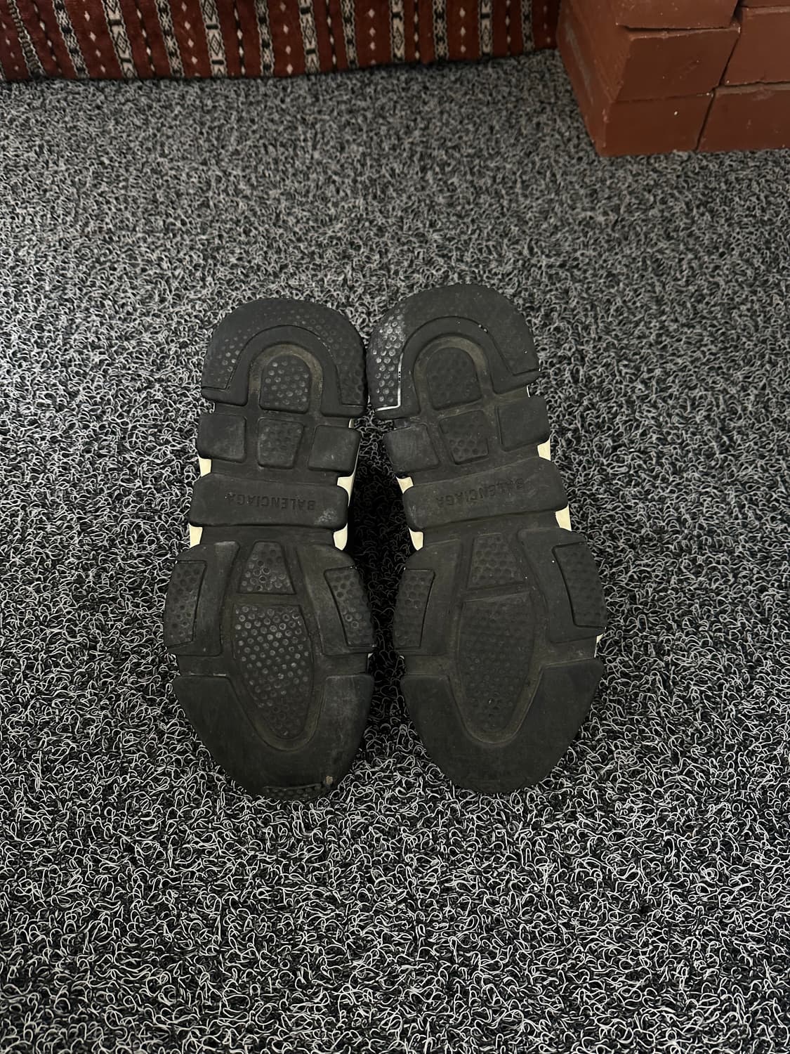 발렌시아가 스피드러너 블랙 250 상품이미지7