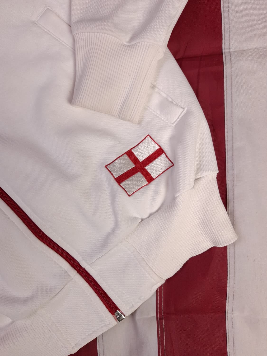 오리지날 아디다스 화이트 레드 삼선 런던 트렉탑져지 상품이미지3