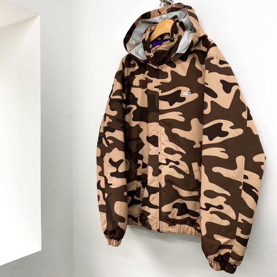 오베이 아이즈 로고 데저트 카모플라쥬 점퍼 상품이미지5