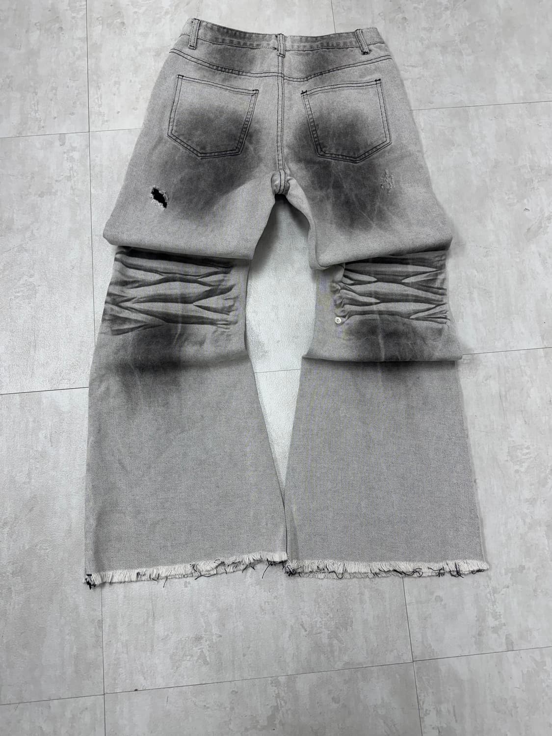 •Autumn Wind 더티 워싱 디스트로이드 데님 부츠컷 팬츠 상품이미지5