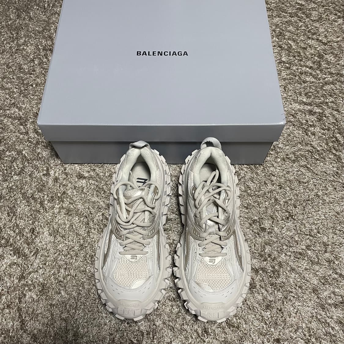 발렌시아가 디펜더 베이지 39 상품이미지5