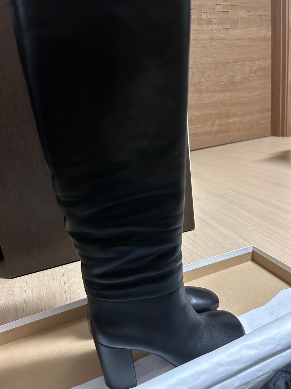 Arket knee high leather boots 상품이미지4