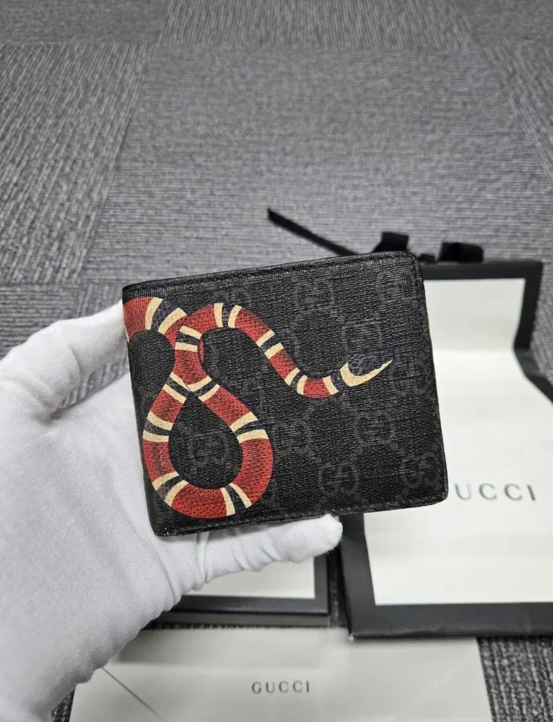 구찌 스네이크 반지갑 상품이미지1
