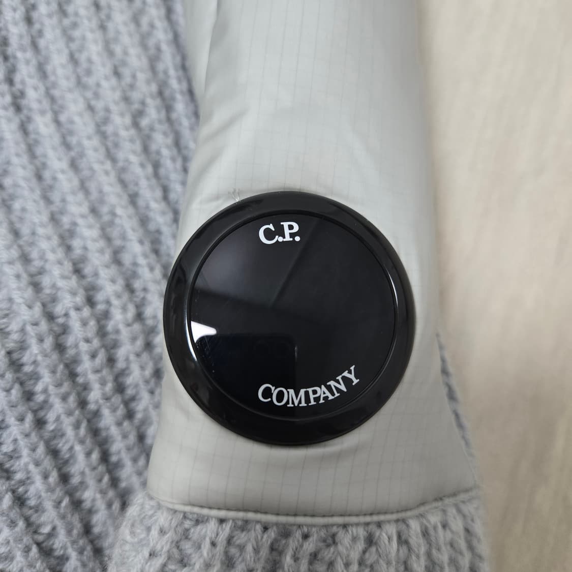 [M] CP컴퍼니 코리아 익스클루시브 니트 패딩 상품이미지3