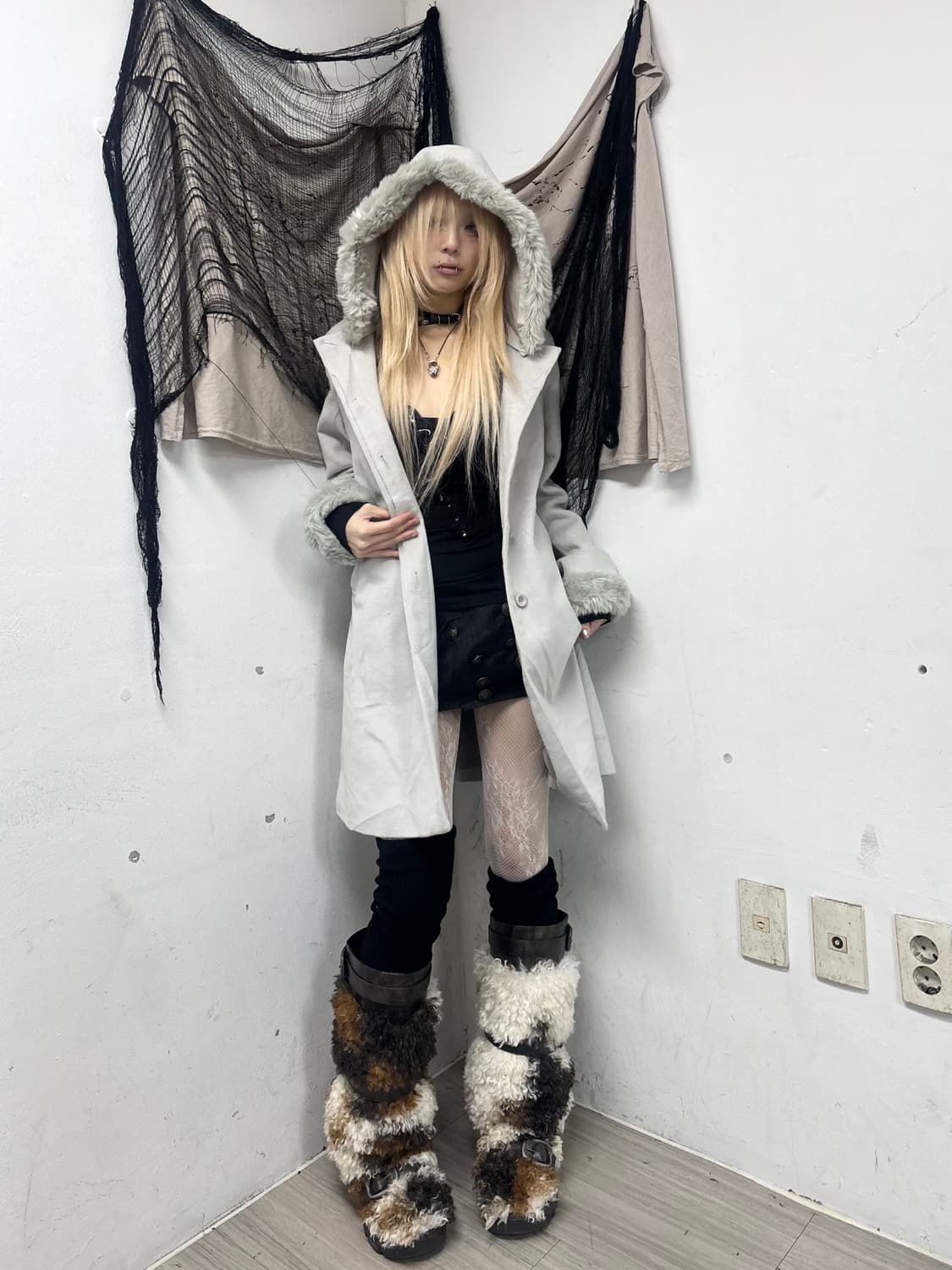 Grey Fur Hoodie Long Coat 상품이미지2