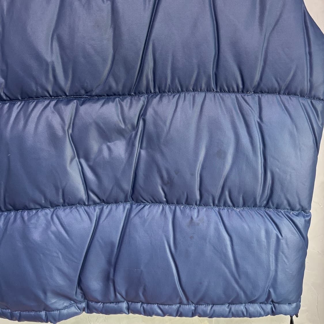 노스페이스 700 눕시 구스다운 패딩 조끼 네이비 상품이미지4