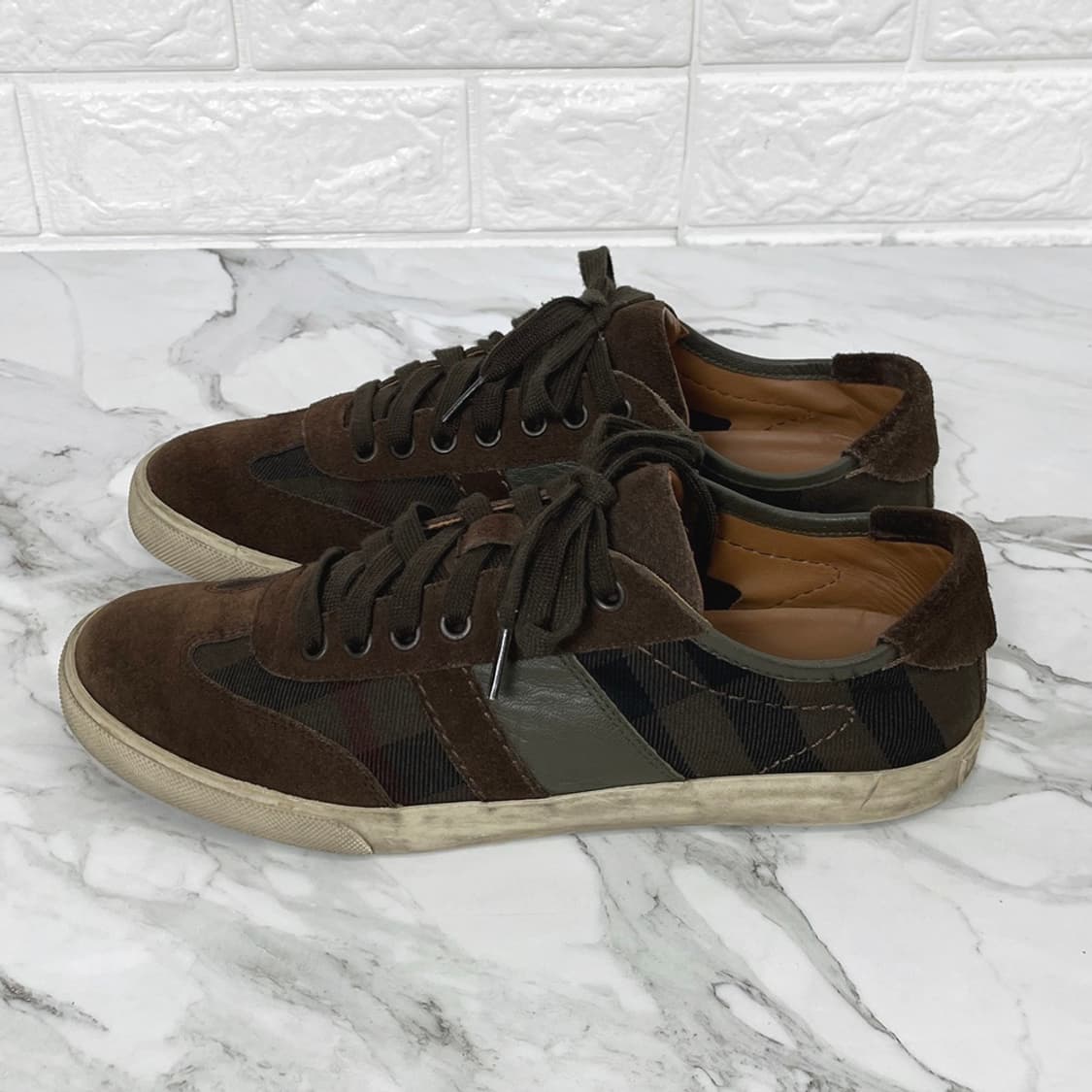 Burberry 체크 스니커즈 VNYIHHUI9D 41(265) 상품이미지3