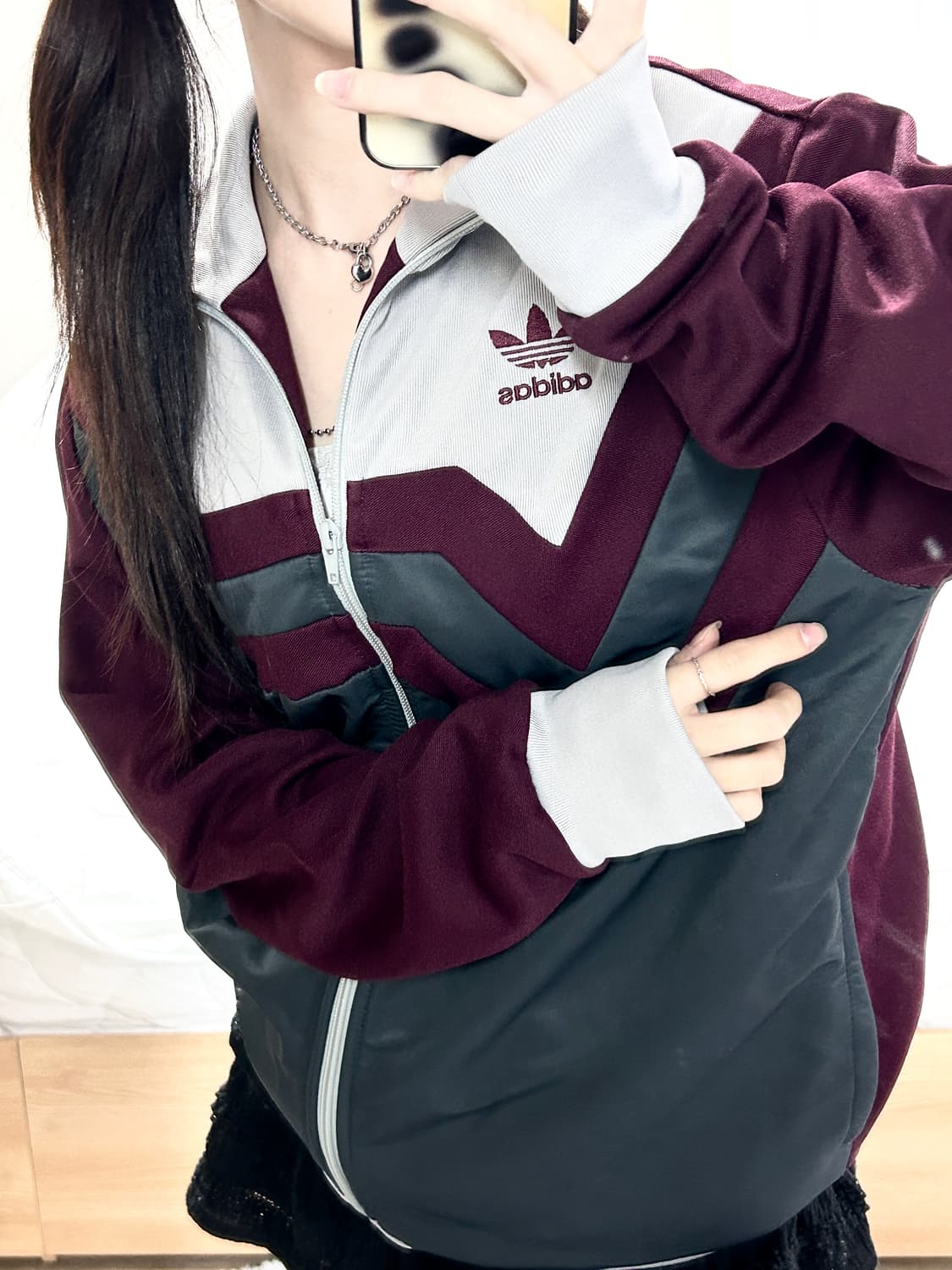 아디다스 자수로고 버건디 배색 져지 상품이미지1