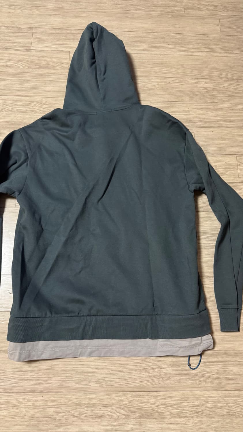 질스튜어트 JUST 후드티 M  가슴단면 55 총장 68cm   - 부드 상품이미지2