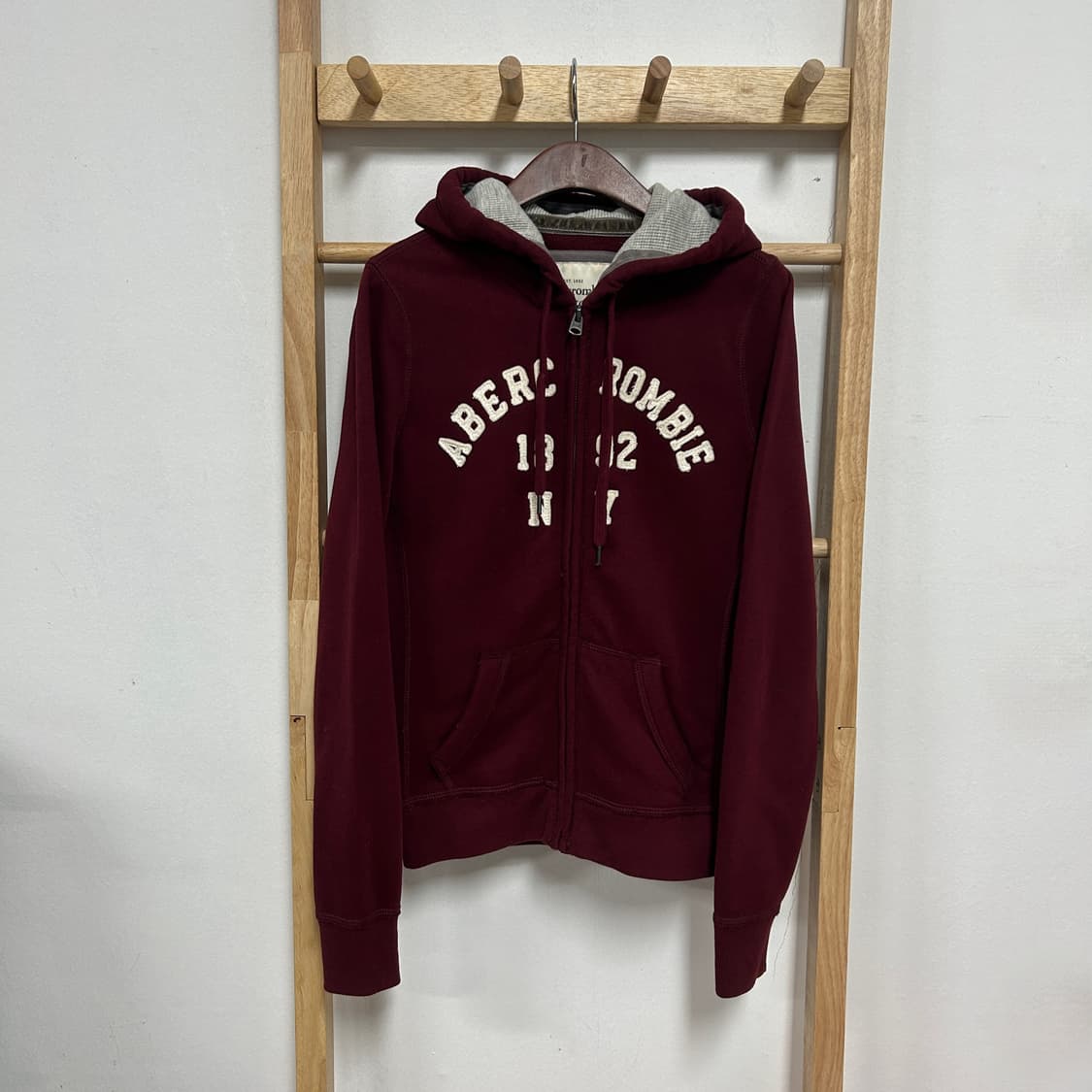 아베크롬비 y2k 아치로고 후드집업 버건디 상품이미지3