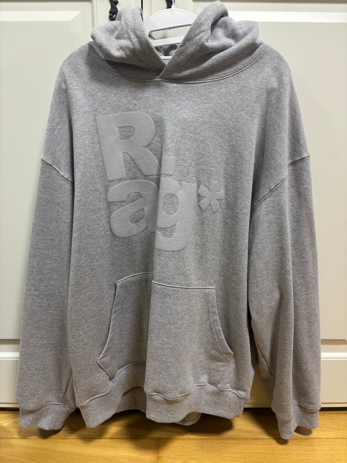 더콜디스트모먼트 후드티 상품이미지2