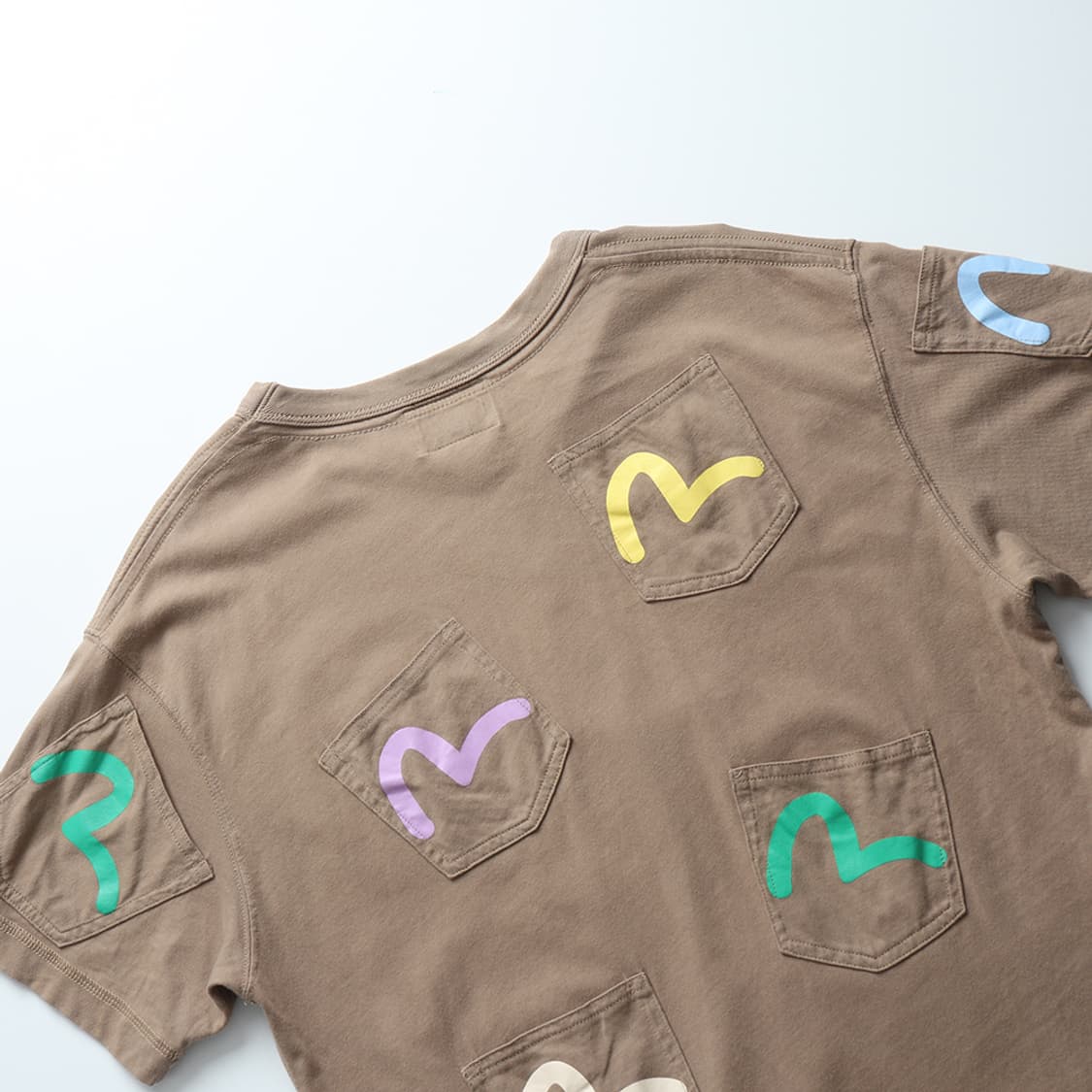 에비수 EVISU Multi Pocket Tee 상품이미지8