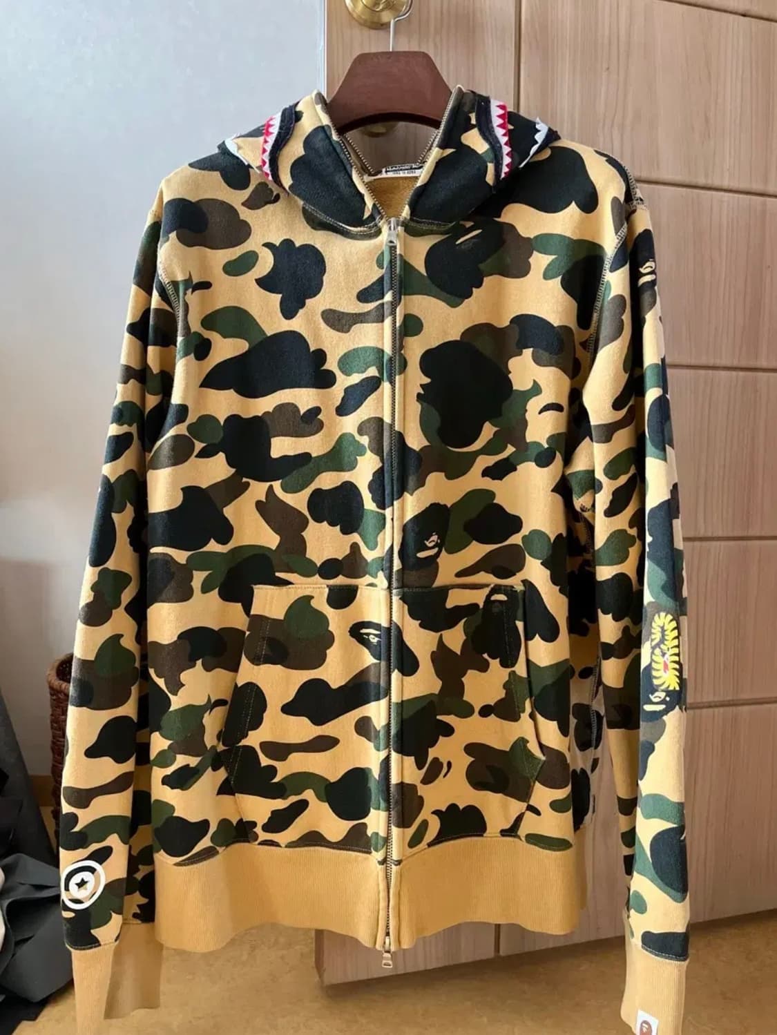 베이프 샤크 후드집업 ponr 황계 L 상품이미지1