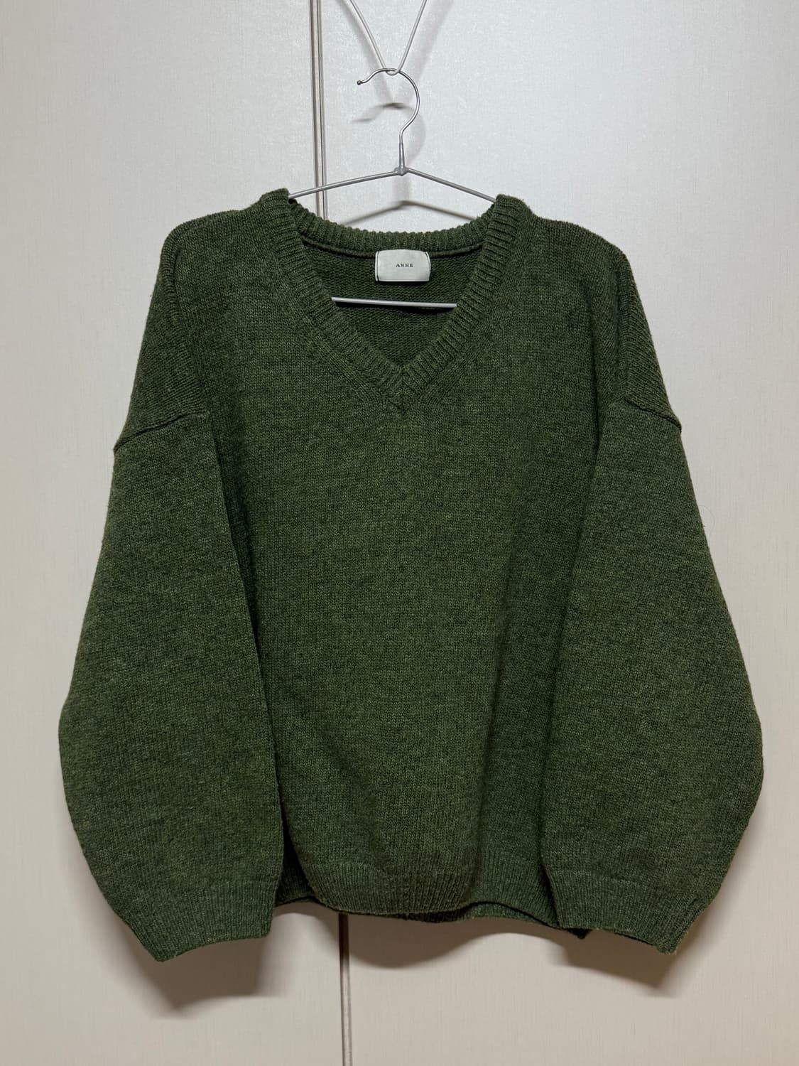 브이넥 니트 상품이미지1