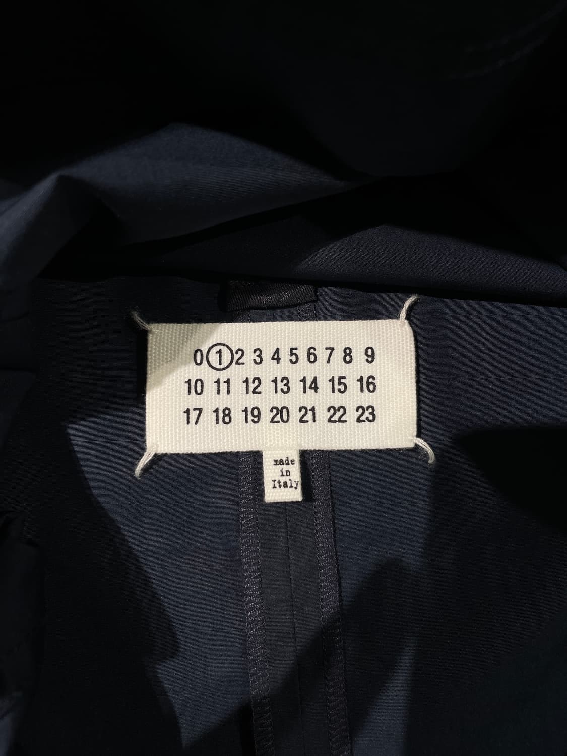 메종 마르지엘라 1 다크 네이비 싱글 포켓 백스티치 코튼 블라우스 상품이미지7