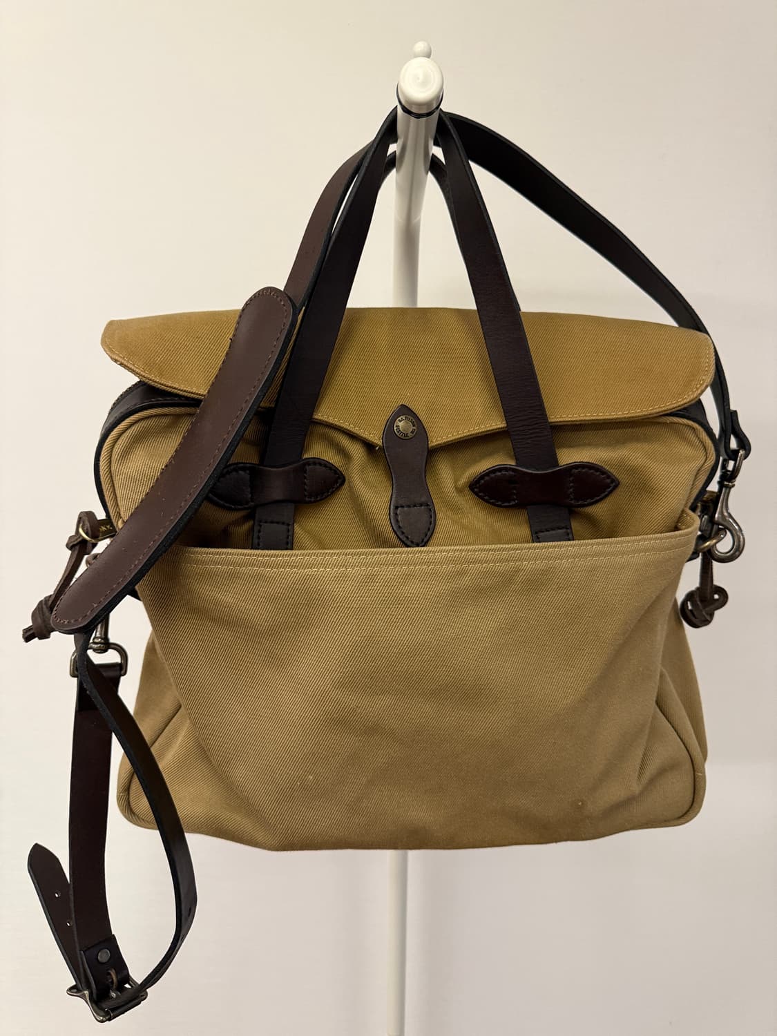 필슨 256 브리프케이스 탄 상품이미지1