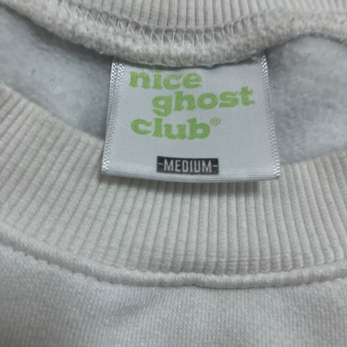 나이스 고스트 클럽 빅로고 화이트 맨투맨 상품이미지3