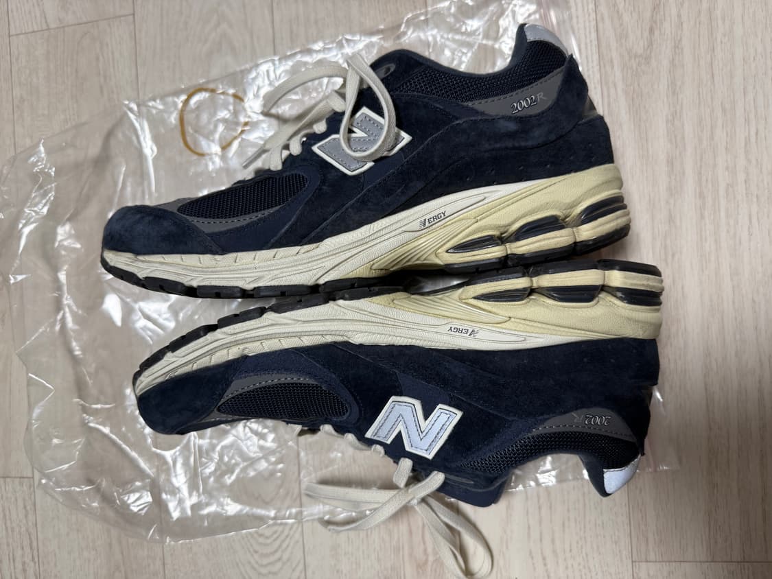 뉴발란스 2002R 이클립스 캐딜락 네이비 260 상품이미지3