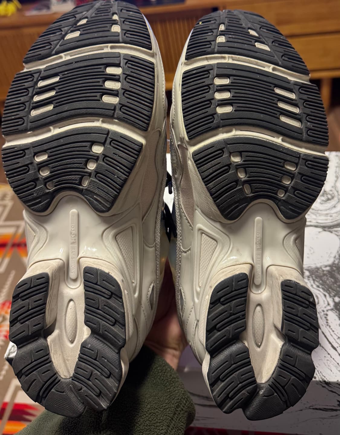 라프시몬스 오즈위고 크림 285 상품이미지7