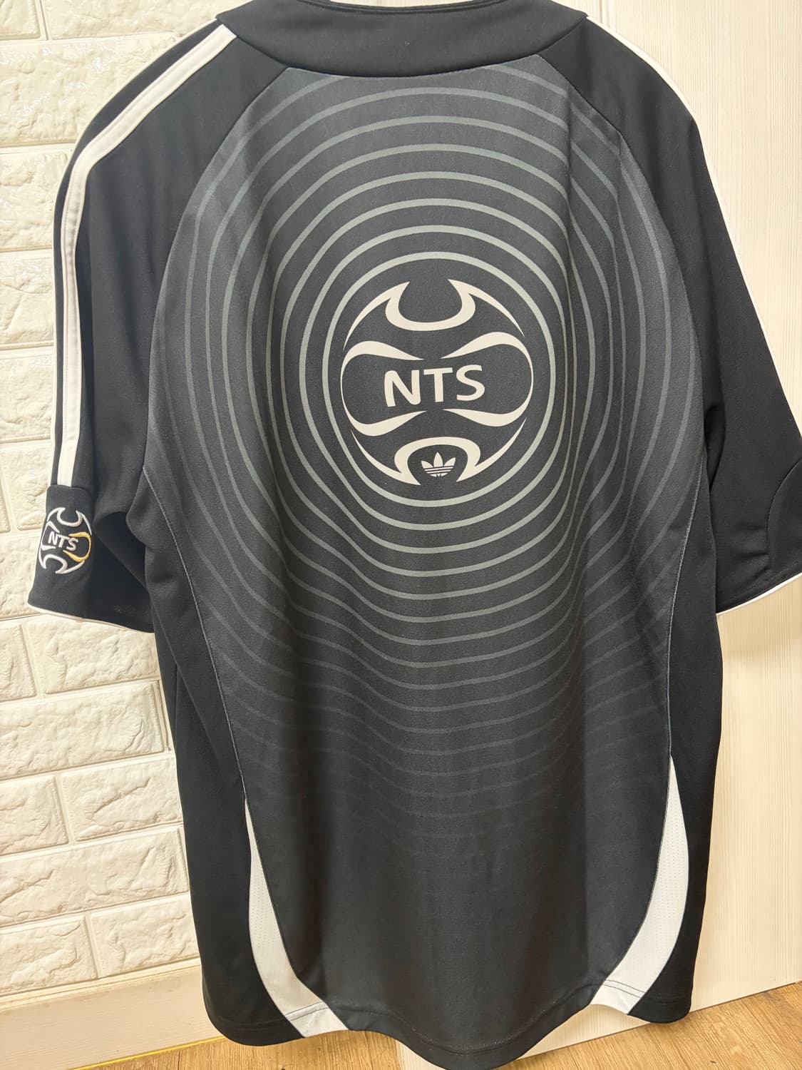 아디다스 x NTS 라디오 저지 블랙 - KR 사이즈 상품이미지2
