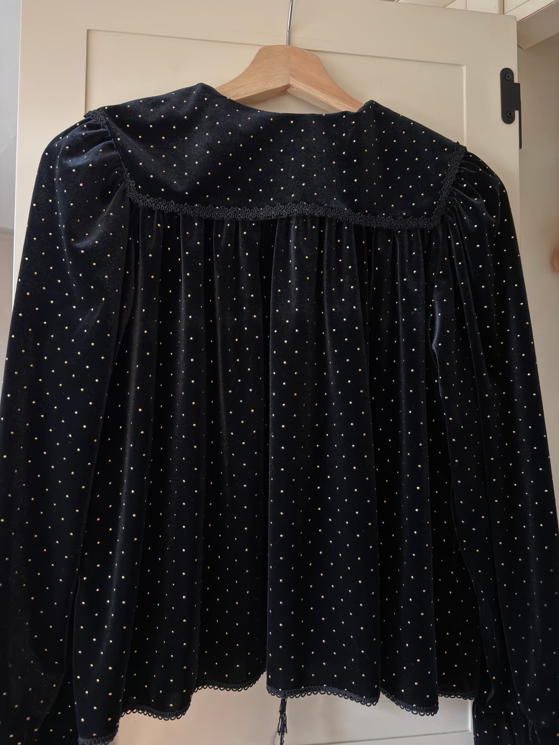 비아플레인 벨벳 도트 블라우스 상품이미지3