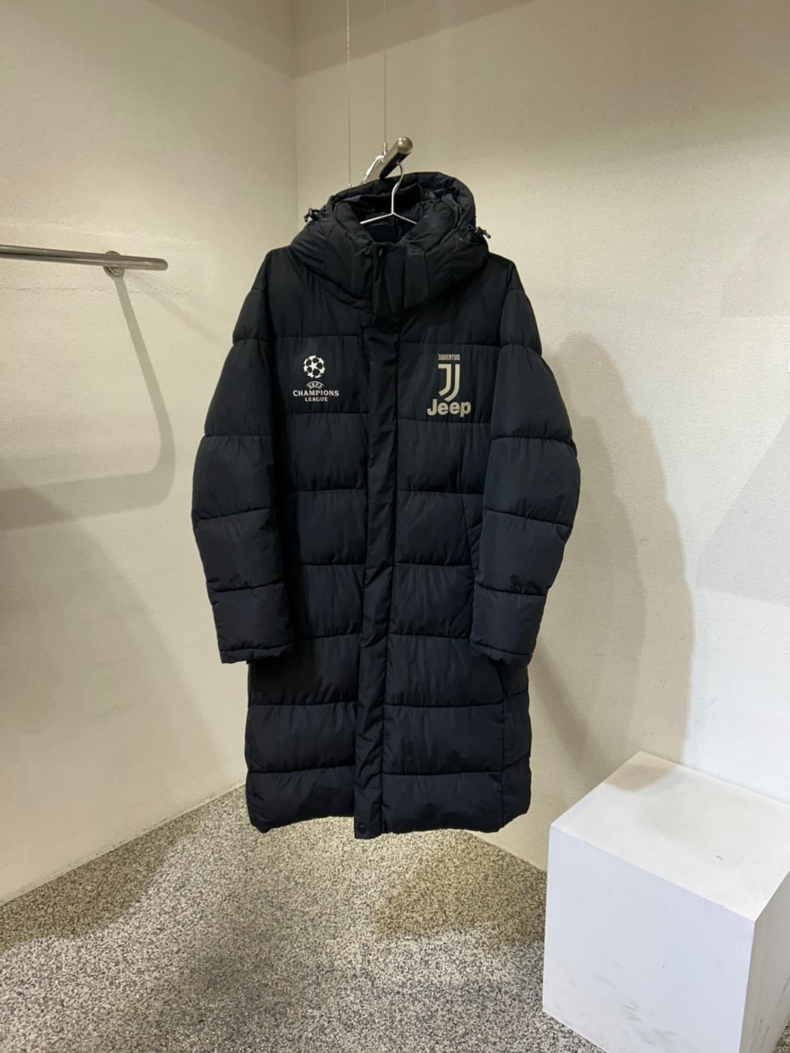 유벤투스 챔피언스리그 JEEP 롱패딩 상품이미지1