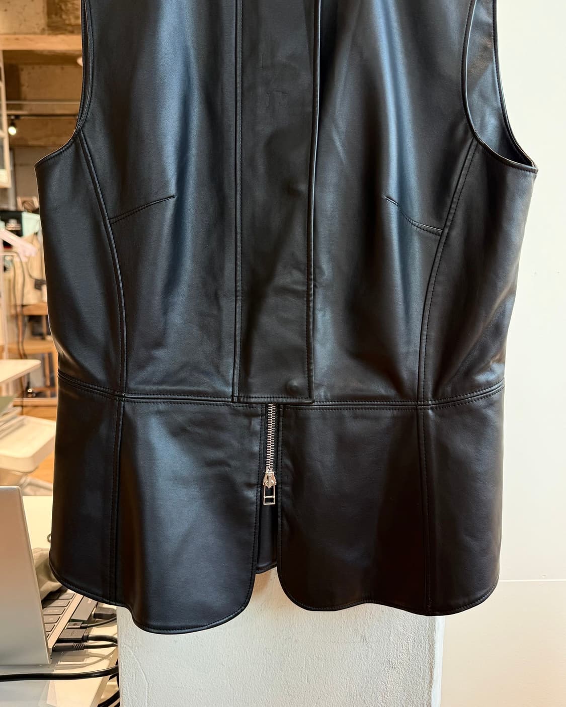 세르딕 샬리에 블랙 레더 베스트 자켓  상품이미지6