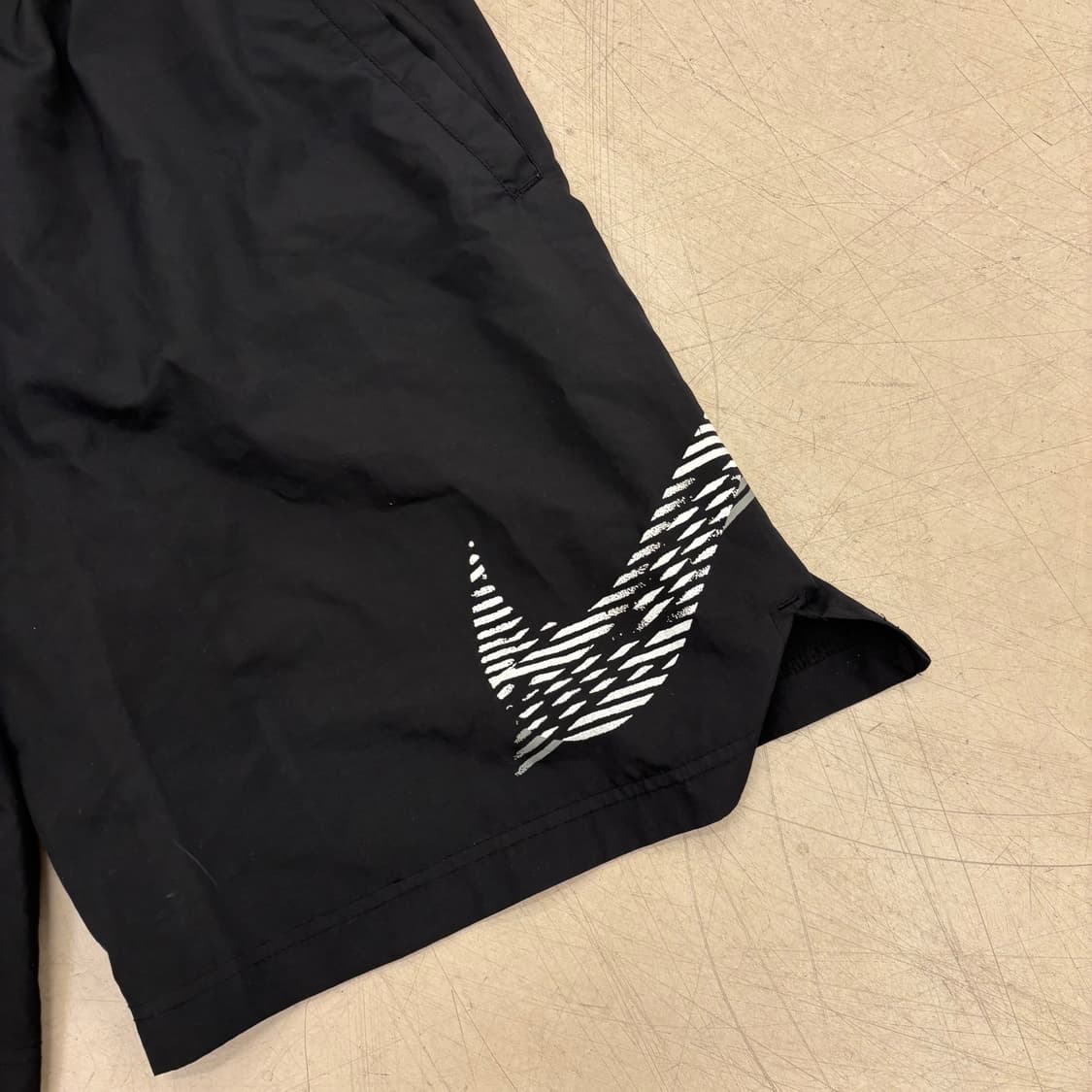 나이키 빅로고 드라이핏 반바지 상품이미지2